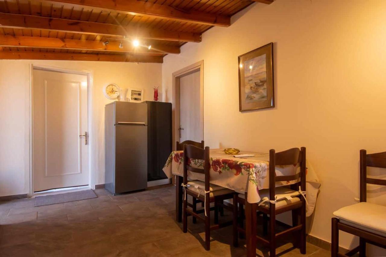 אצ'ארבי Fotios Roof Apartment מראה חיצוני תמונה